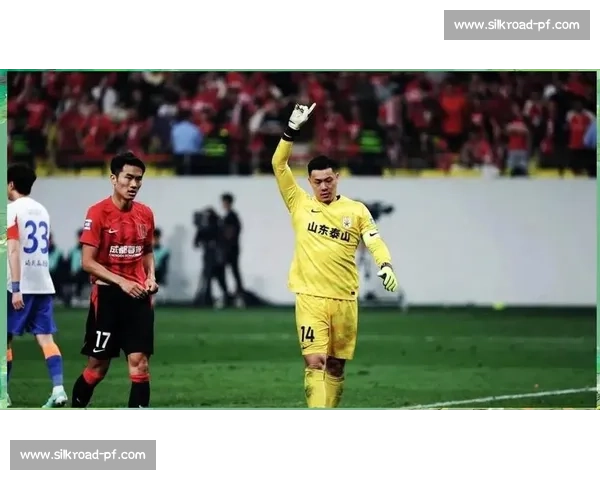 解说评论深入解析赛事精彩瞬间与战术背后故事